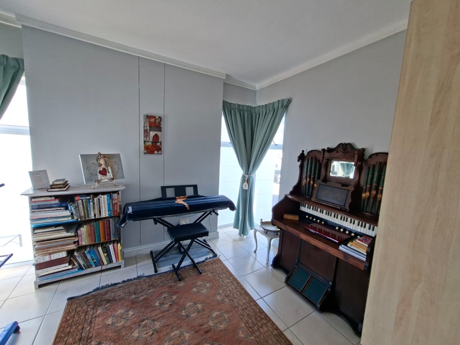 3 Bedroom Property for Sale in Reebok Western Cape